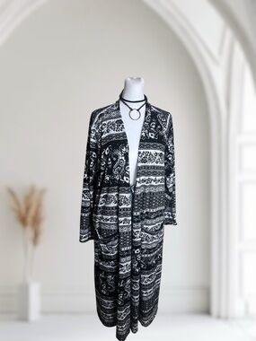 LuLaRoe Sarah Long Duster Cardigan XL Black White Floral Paisley Print Pockets